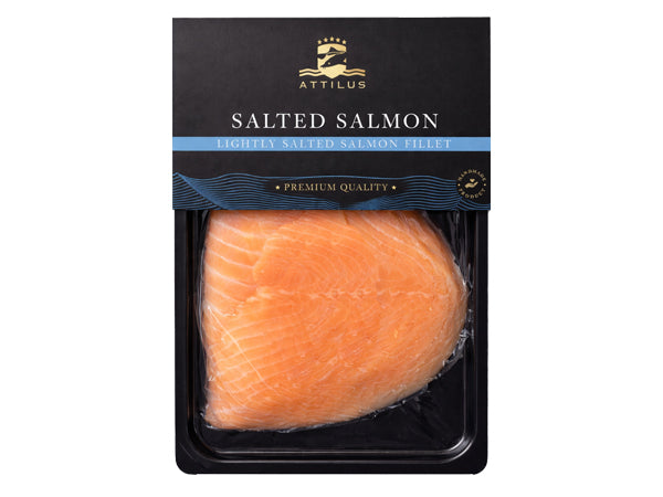 Licht gezouten zalm in plakjes
